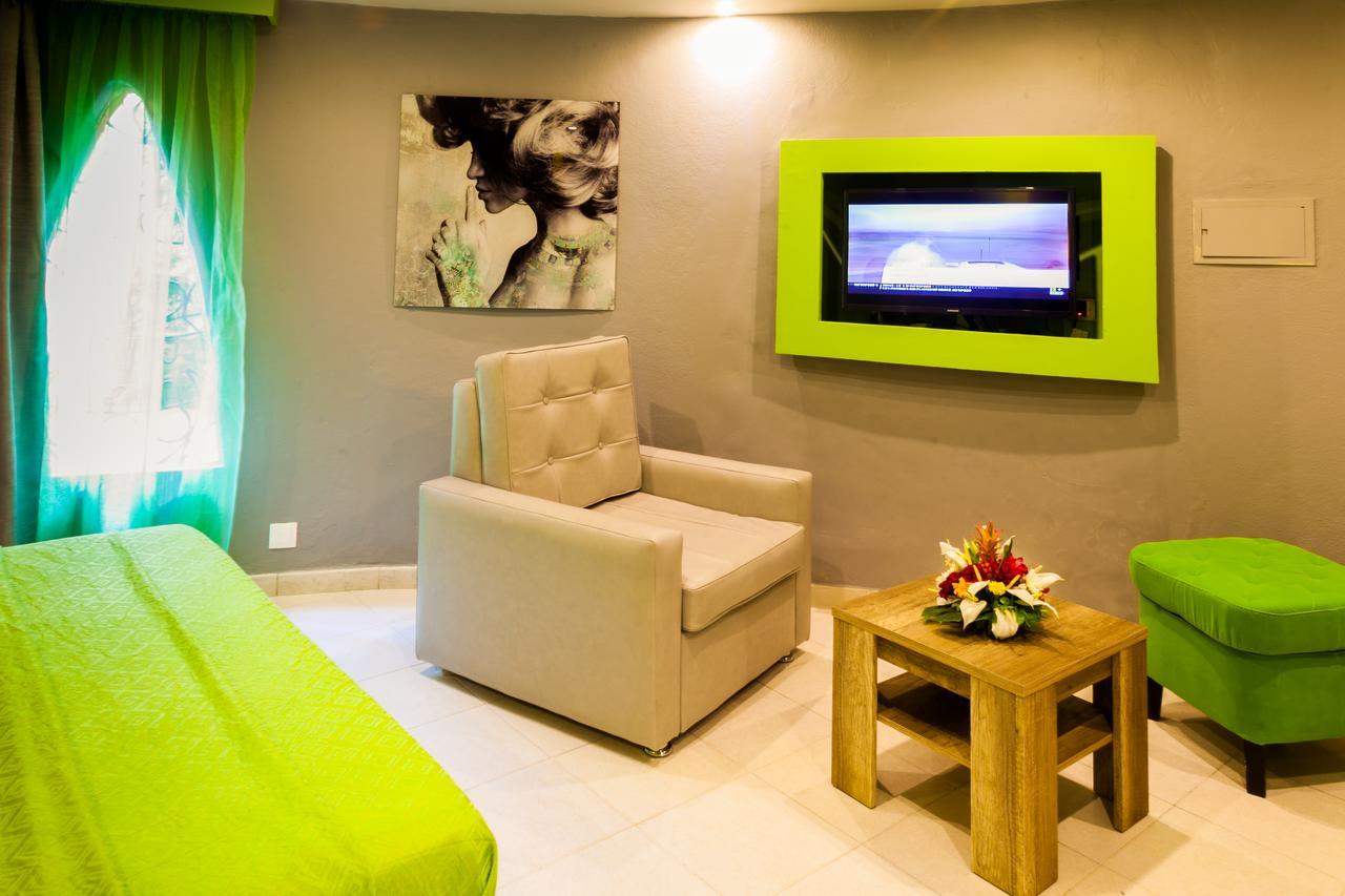 Le Wafou Hotel Abidjan Exterior photo