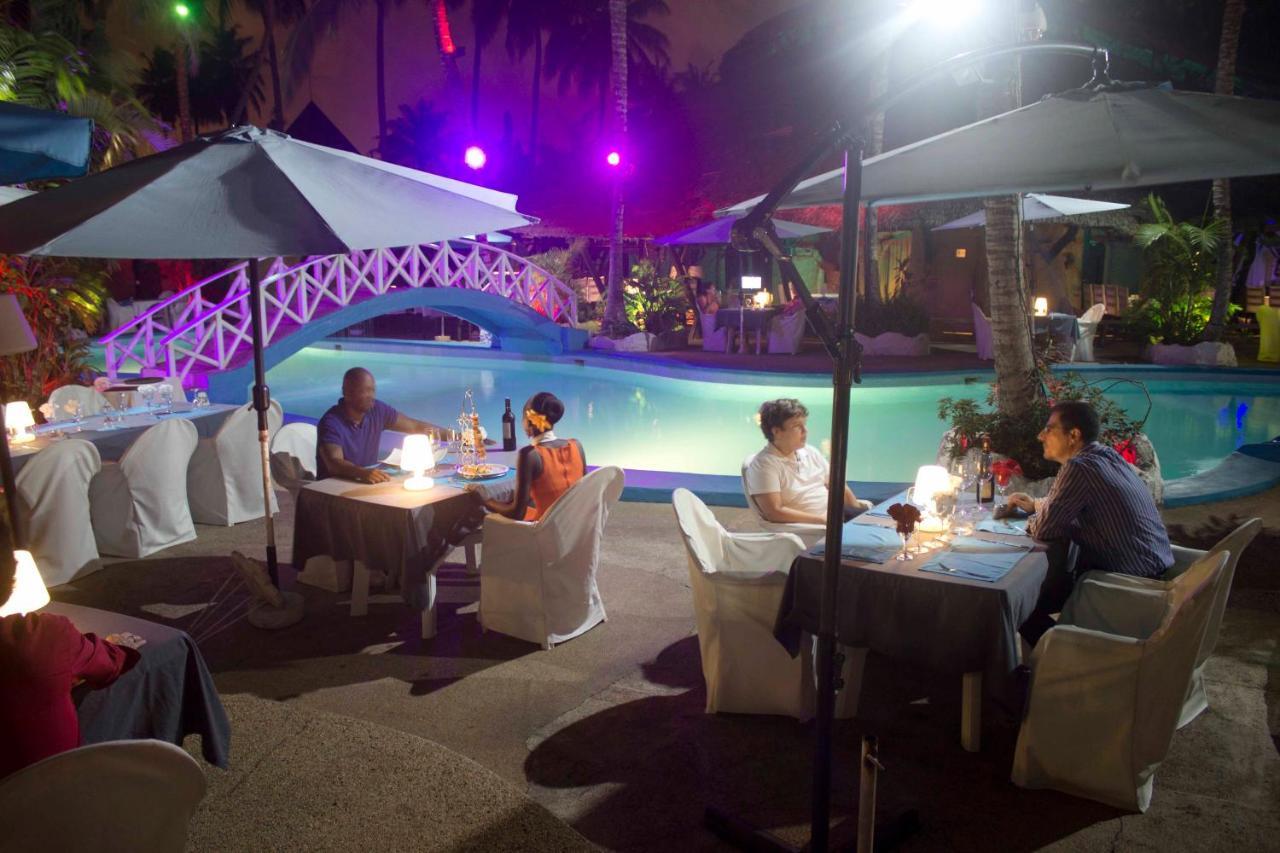 Le Wafou Hotel Abidjan Exterior photo